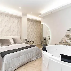  Apartment Silver Coliseum
