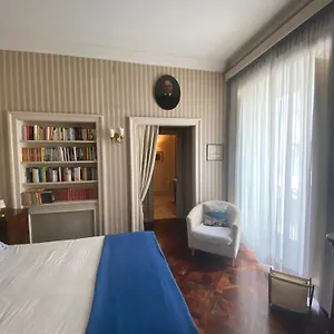 royal-apartment-in-san-domenico-maggiore-3.hotels-amalfi.com/